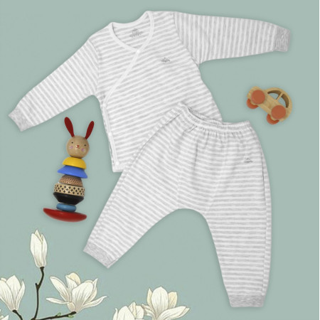 Set quần áo Bodysuit cài chéo giữ ấm ngực kèm quần rời Comfybaby CF1020-BODY 100% Cotton dày dặn cho bé từ 3 tháng đến 12 tháng kẻ sọc ghi